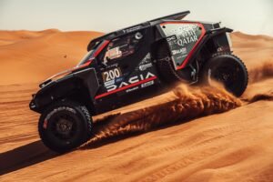 El Dacia Sandrider número 200 en plena duna