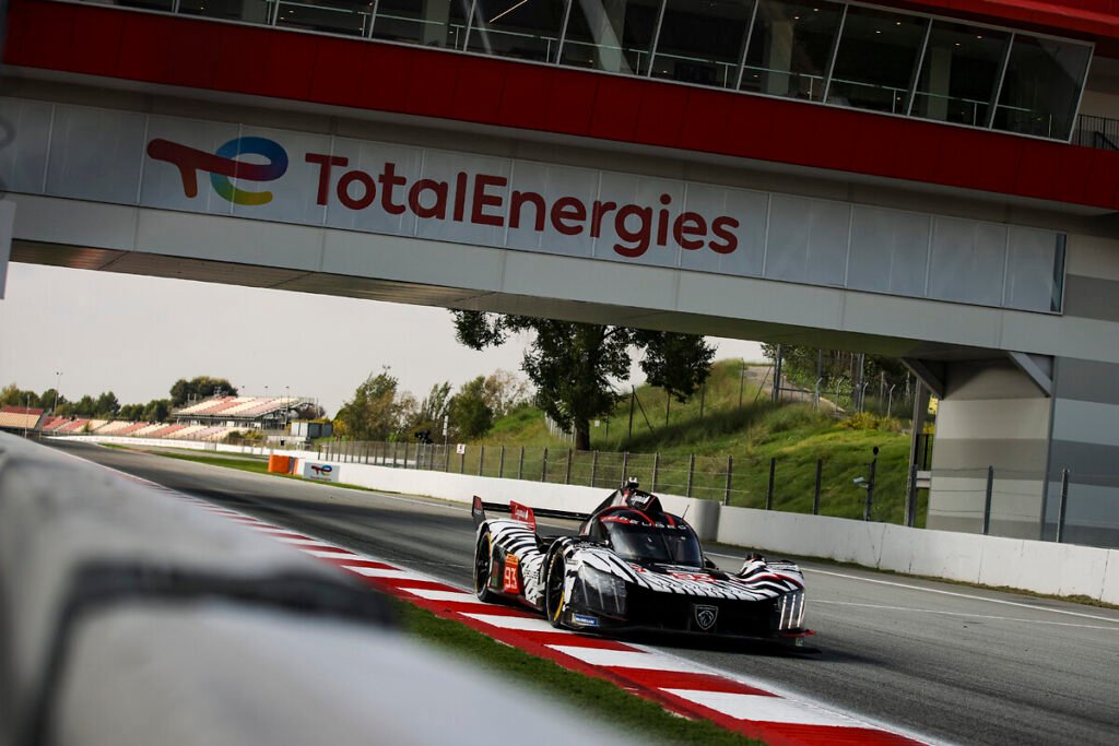 Peugeot 9X8 #93 en el Circuit de Barcelona-Catalunya
