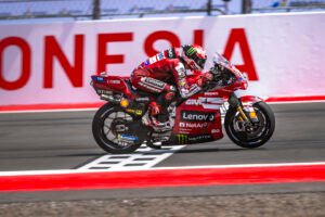 Marc Márquez rueda con la Ducati en el circuito de Mandalika
