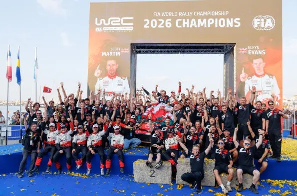 Celebración de Toyota tras el título del WRC 2026 en Cerdeña