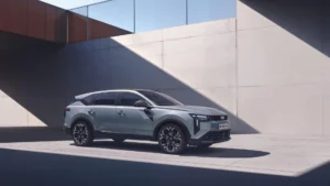 Dacia Striker, vista delantera de tres cuartos