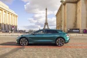 Denza Z9GT en París, coche que recibirá el asistente CNOA