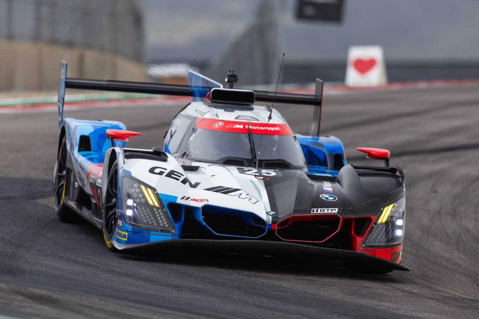 BMW M Hybrid V8 de Philipp Eng en Laguna Seca 2026