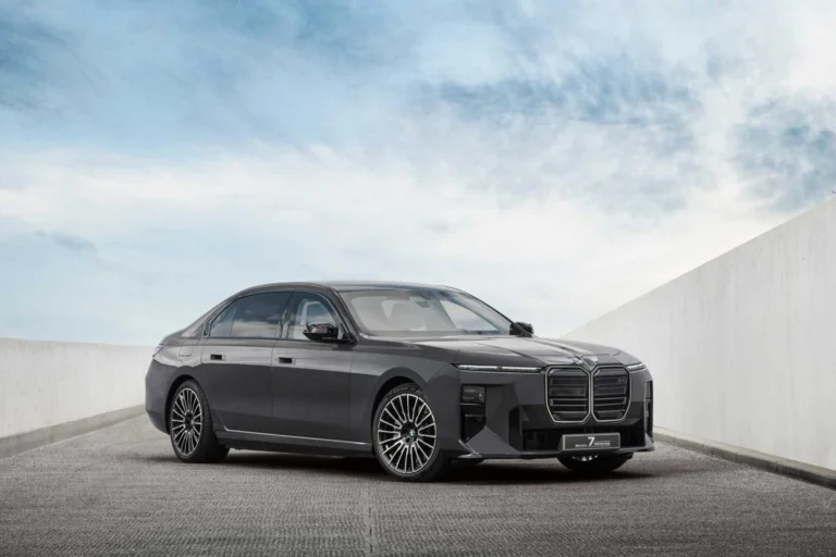 BMW Concept 7 Protection en vista tres cuartos delantera