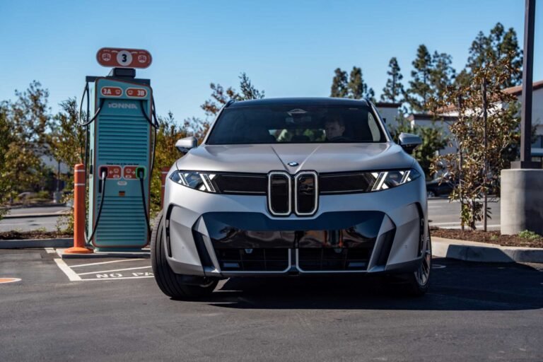 BMW iX5 60 xDrive cargando a 460 kW