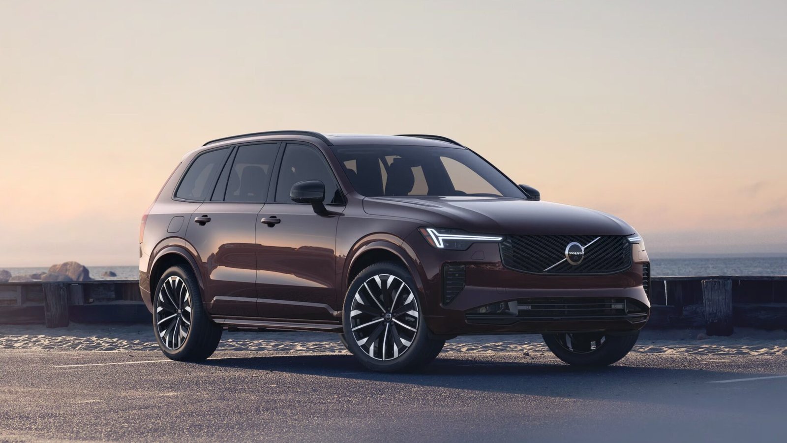 Vista exterior al atardecer; imagen oficial de Volvo