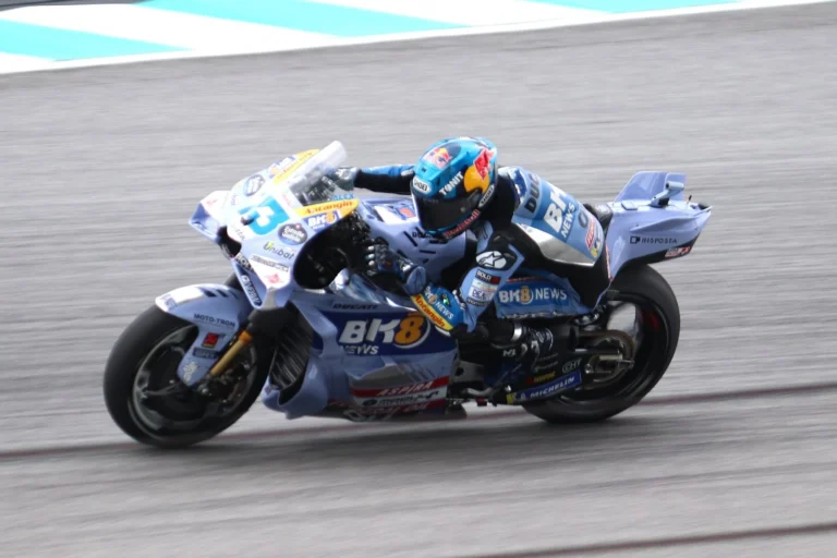 Álex Márquez rueda con la Ducati del Gresini Racing en el circuito de Sepang, donde ha logrado la pole del GP de Malasia de MotoGP 2026