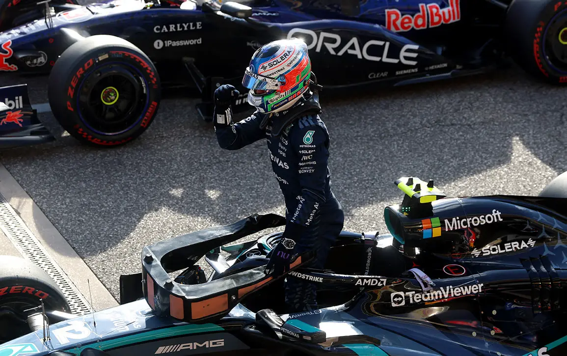 Kimi Antonelli sale de su Mercedes en el parque cerrado del Circuito de las Américas