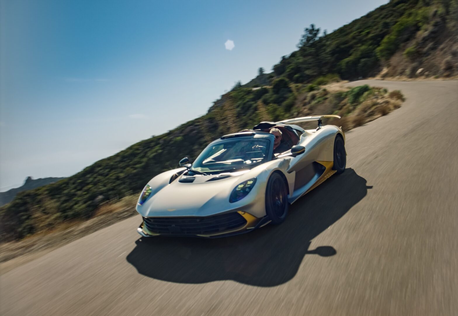 Aston Martin Valhalla Spider híbrido enchufable
