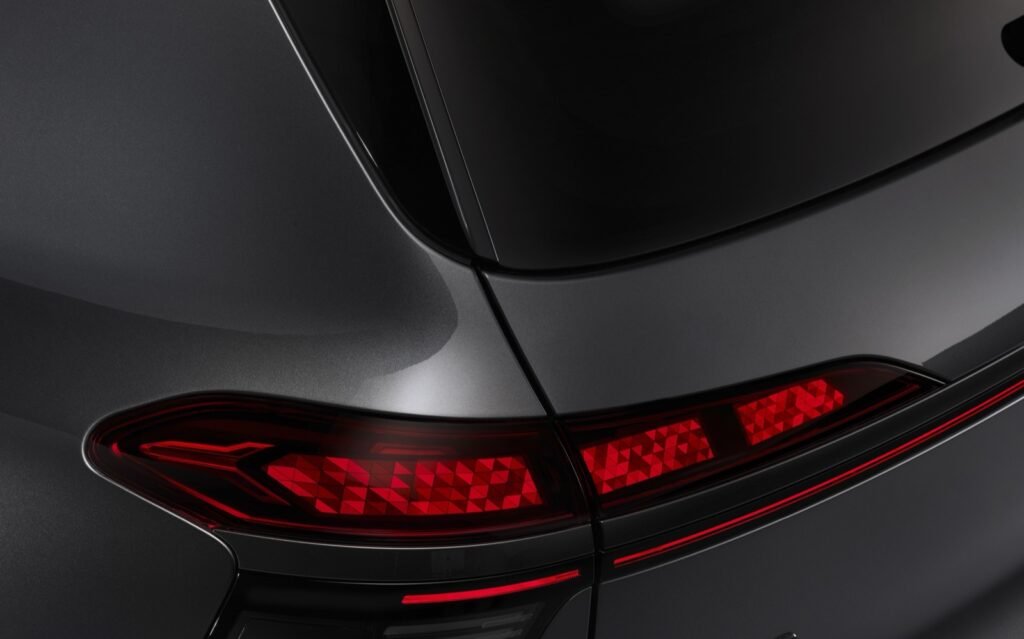 Piloto trasero OLED digital curvo del Audi Q9