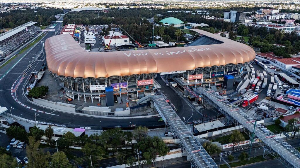 Vista aérea del Autódromo Hermanos Rodríguez con la zona del estadio, sede del GP de México de F1