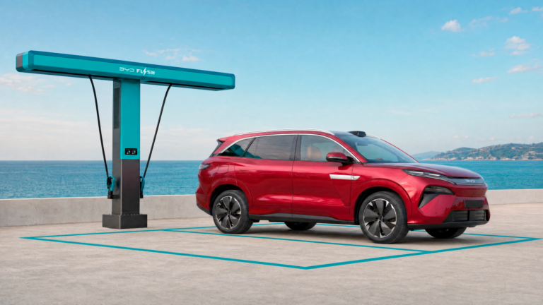 BYD Atto 8, SUV eléctrico de siete plazas con FLASH Charging