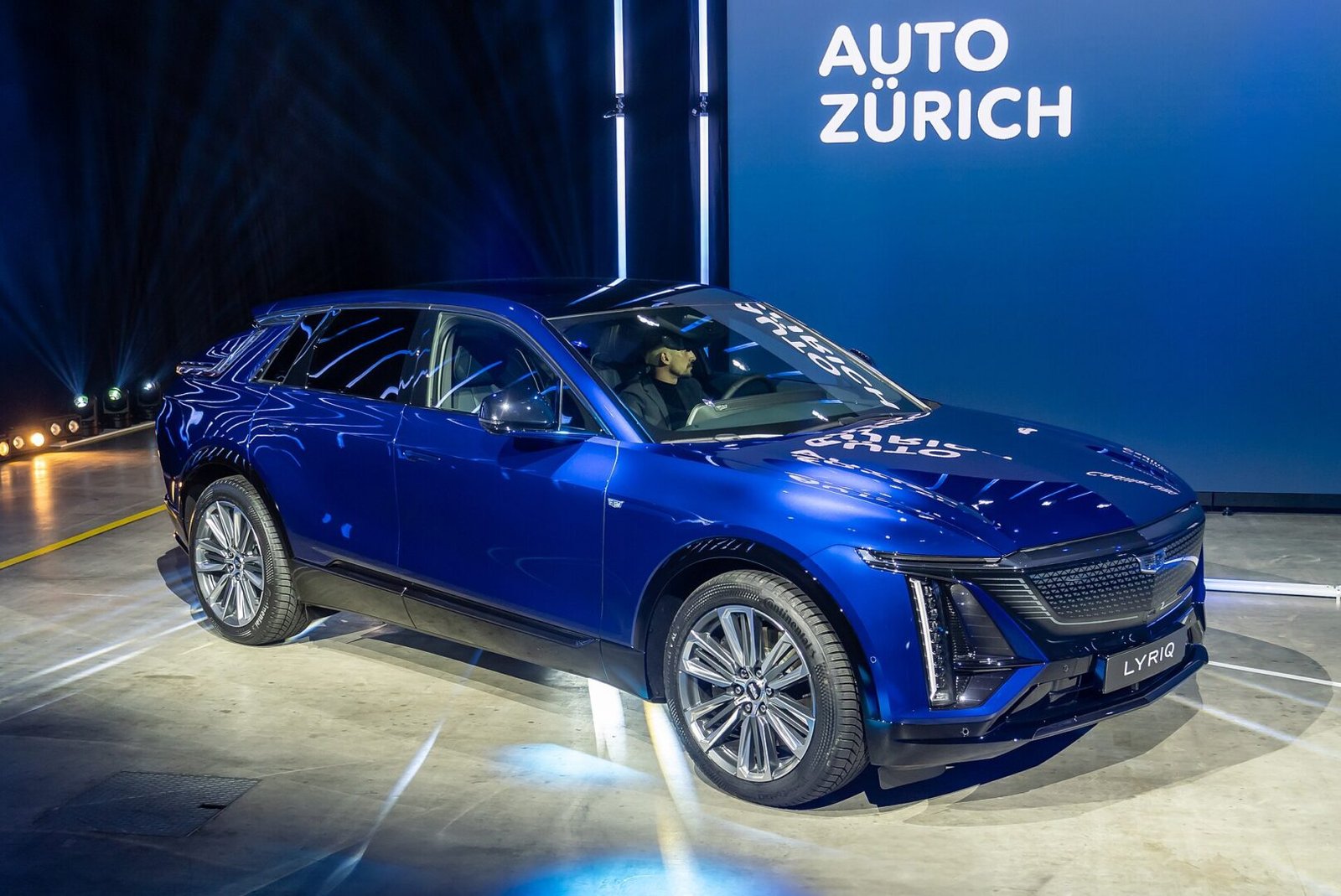 Cadillac Lyriq eléctrico expuesto en el salón Auto Zürich 2024