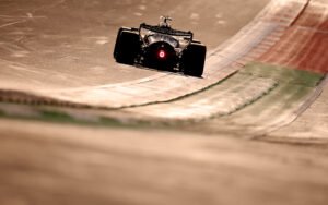 Un Mercedes de F1 en una de las curvas del Circuito de las Américas, en Austin