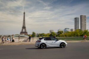 Opel Corsa GSE eléctrico de 281 CV en su viaje de Zaragoza a París