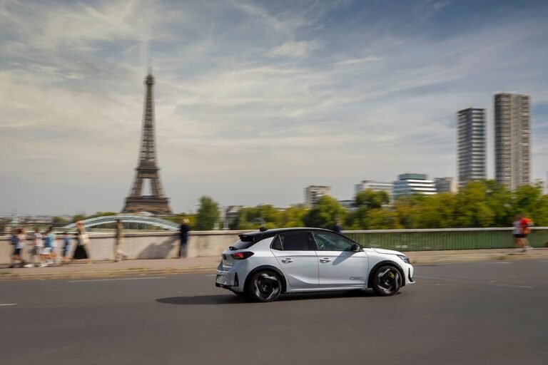 Opel Corsa GSE eléctrico de 281 CV en su viaje de Zaragoza a París