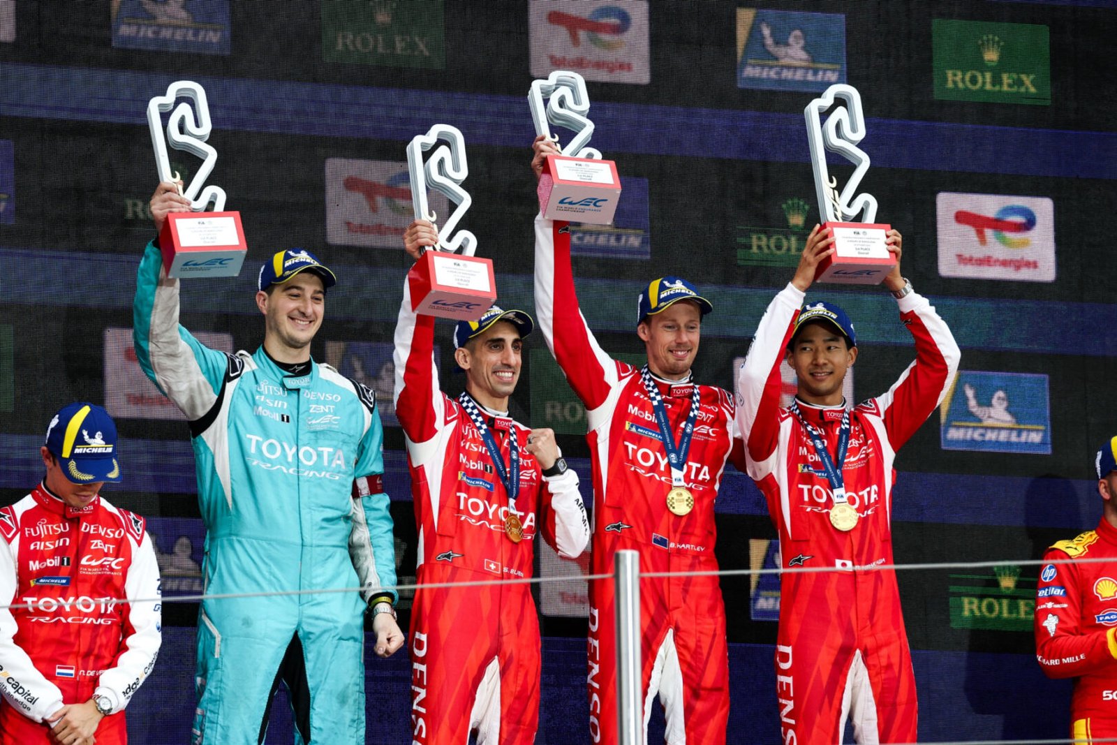 Podio de las 6 Horas de Barcelona con los pilotos de Toyota Racing