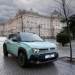 Renault eléctrico en un punto de recarga