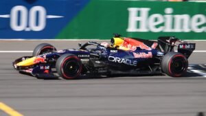 Max Verstappen con el Red Bull RB22 en la clasificación del GP de China de F1 2026
